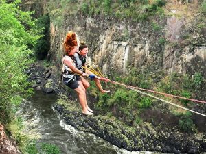 girls-doing-a-tandem-gorge-swing-victoria-falls